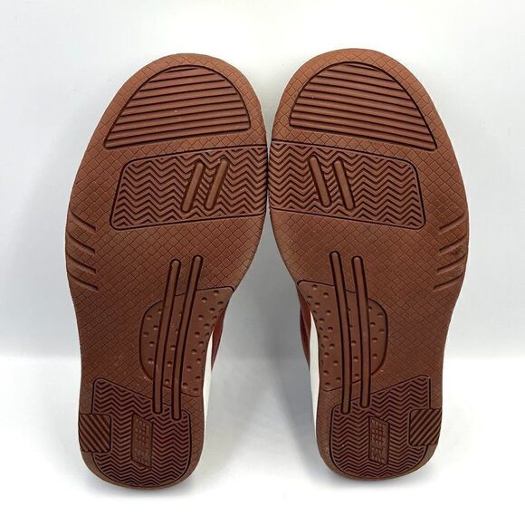 GBX Flow Dress Sneaker - Picture 7 of 9